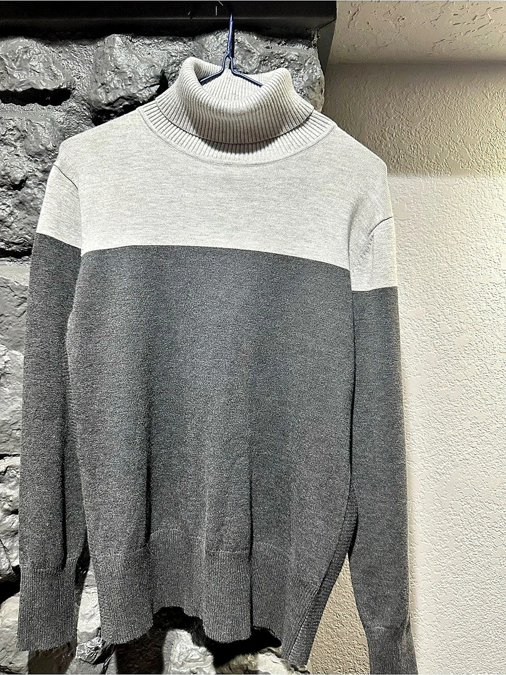 Cynthia Rowley Color Block Turtleneck Size Medium Like New